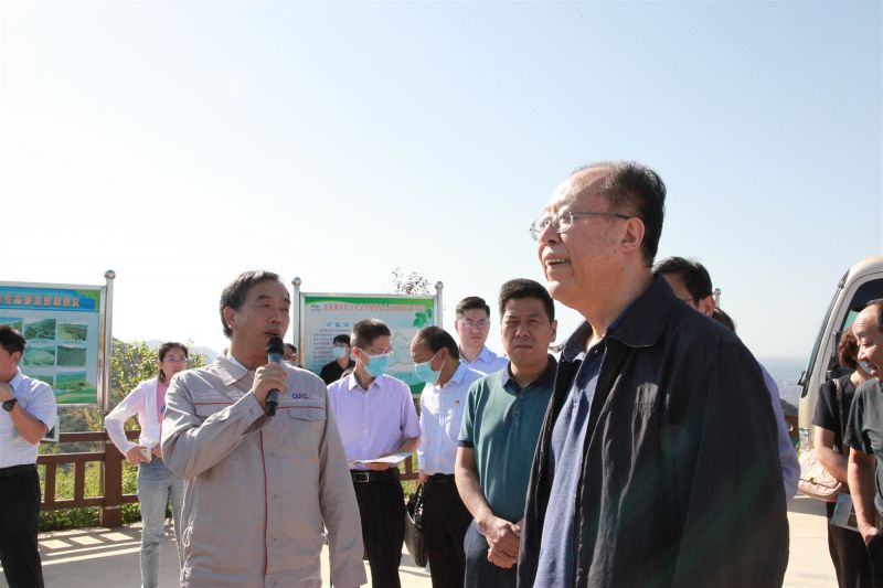 
				   
					河南省人大常委會黨組副書記、副主任馬懿一行到洛陽黃河同力調(diào)研
				 